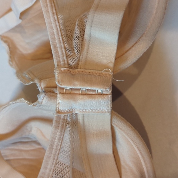 Lively Cream 36DDD Lacy Bra - Picture 6 of 8